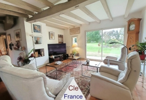 Lovely Detached House with Swimming Pool