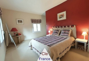 Lovely Detached House with Swimming Pool