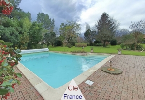 Lovely Detached House with Swimming Pool