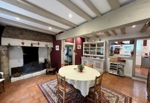 Lovely Detached House with Swimming Pool