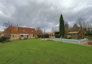 Lovely Detached House with Swimming Pool