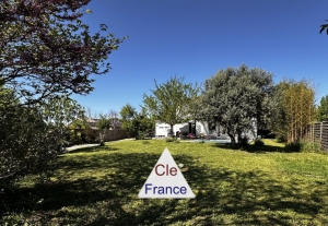 Detached Country House with Swimming Pool