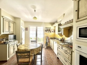 Detached Villa with Swimming Pool Close to the Coast