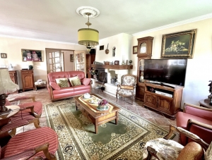 Detached Villa with Swimming Pool Close to the Coast
