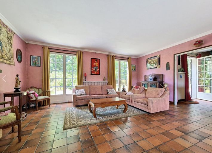 Detached Country House in Lovely Gardens
