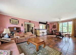 Detached Country House in Lovely Gardens