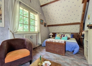 Detached Country House in Lovely Gardens