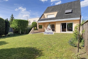 Detached House with Garden East of Paris