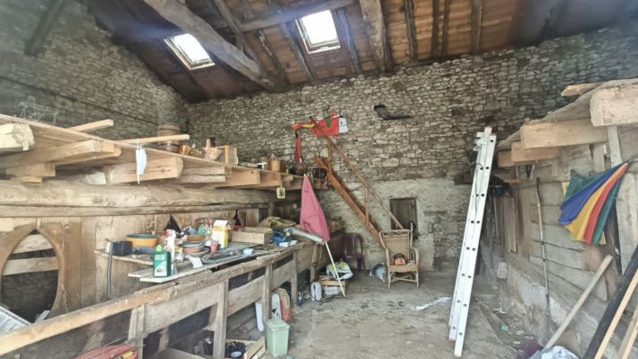 Detached Country House with Outbuilding