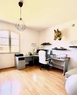 Detached Country House with Landscaped Garden