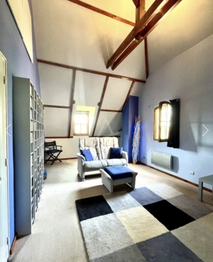 Detached Country House with Landscaped Garden