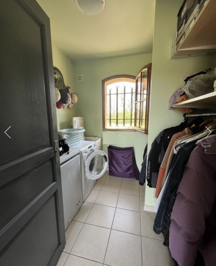 Detached Country House with Landscaped Garden