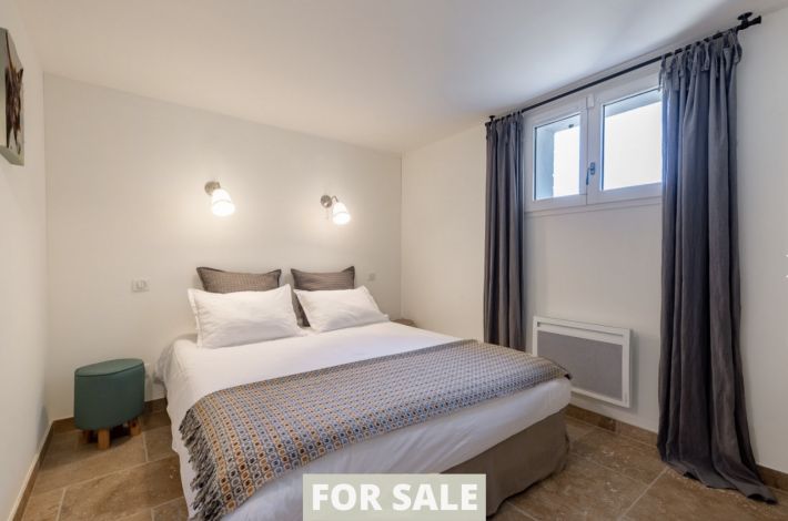 Splendid Former Farmhouse with Guest Gites, Cottages