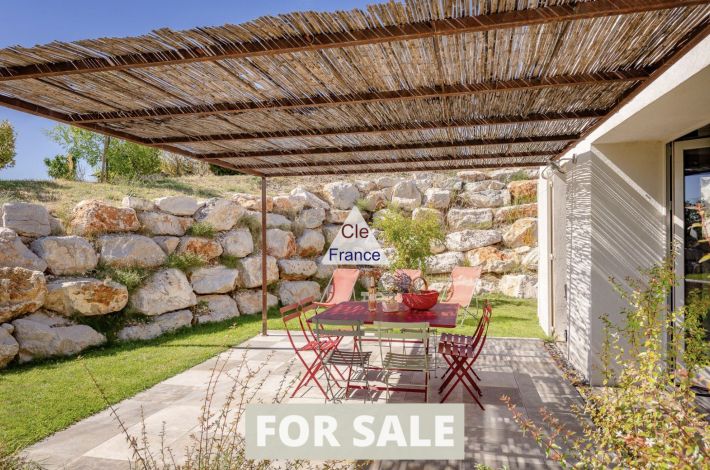 Splendid Former Farmhouse with Guest Gites, Cottages