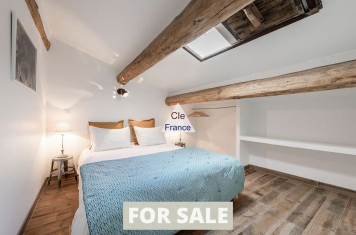 Splendid Former Farmhouse with Guest Gites, Cottages