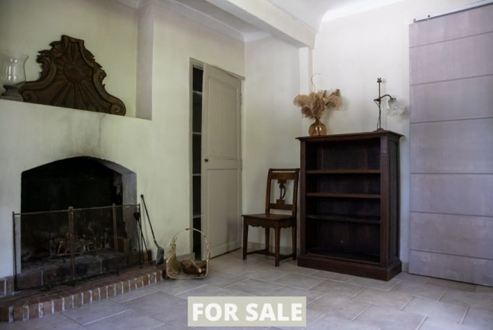 Detached Country House with Swimming Pool