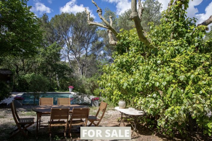 Detached Country House with Swimming Pool