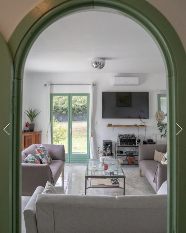 Stunning Detached Villa with Landscaped Gardens