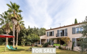 Manor House Style Property with Landscaped Gardens