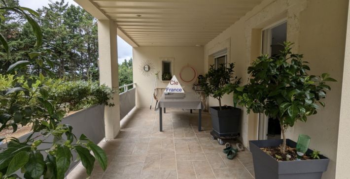 Large Detached Country House with Parkland Garden