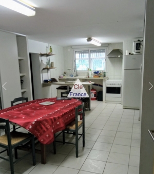 Large Detached Country House with Parkland Garden