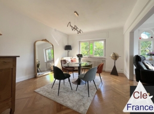 Apartment Overlooking the Botanical Garden