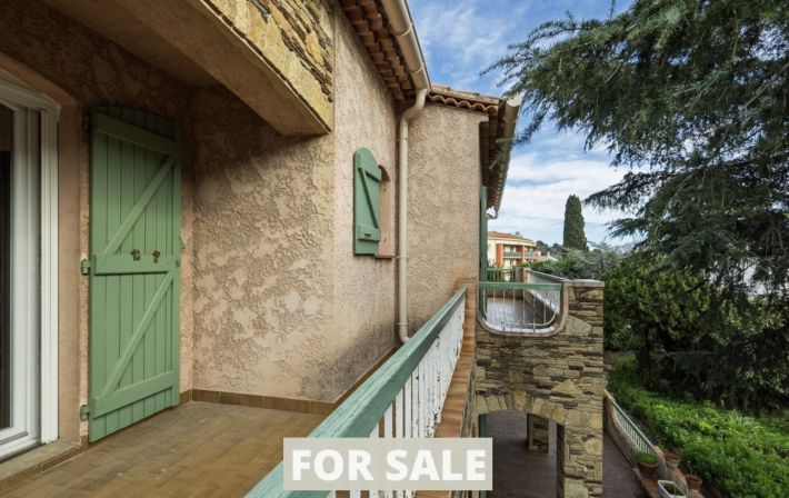 Beautiful House with Terraces and Garden