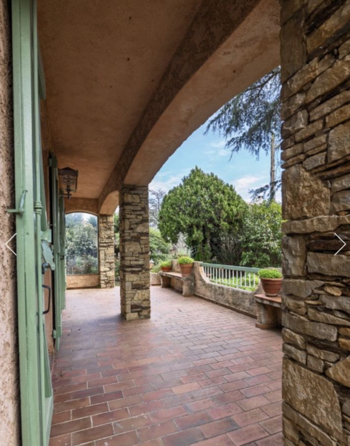 Beautiful House with Terraces and Garden