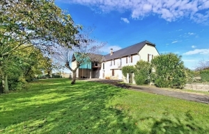 Detached Country House with Outbuilding