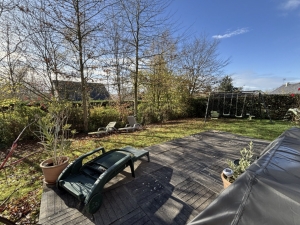 Contemporary Detached House with Landscaped Garden