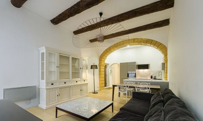 Apartment in Heart of Historic District