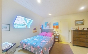 Lovely Detached House with Garden