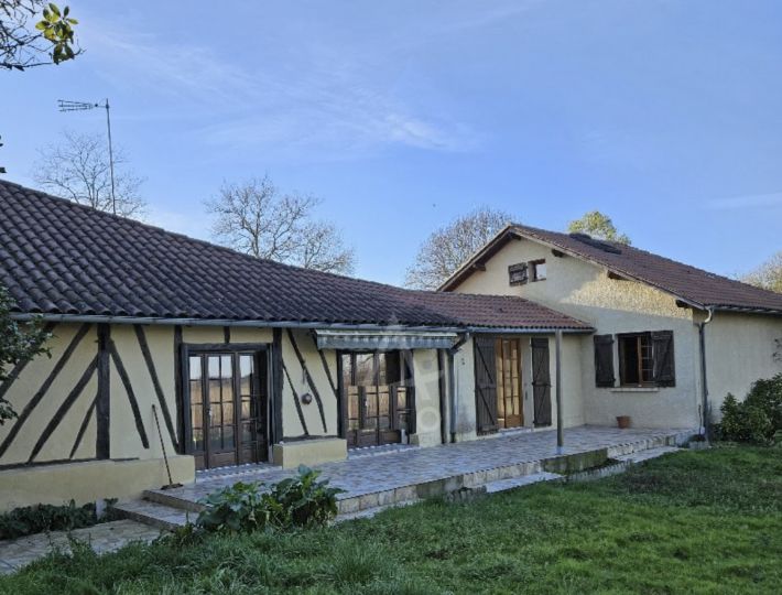 Country House with Guest Gite and Land