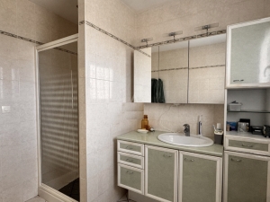 Detached Villa with Mature Garden and Open View