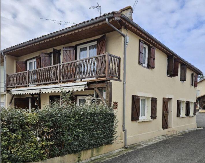 Lovely Village House with Neat Garden