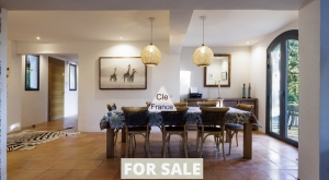 Detached House with Pool in Landscaped Garden