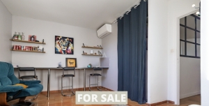 Detached House with Pool in Landscaped Garden