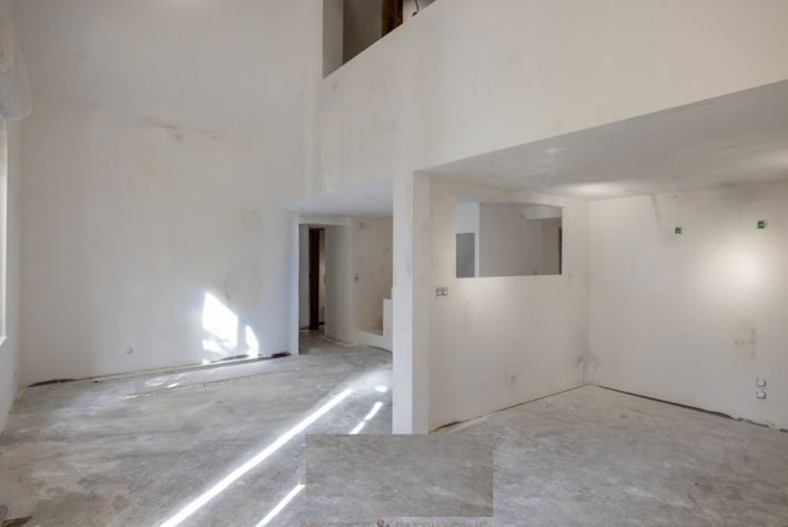 Detached Villa With Large Rooms