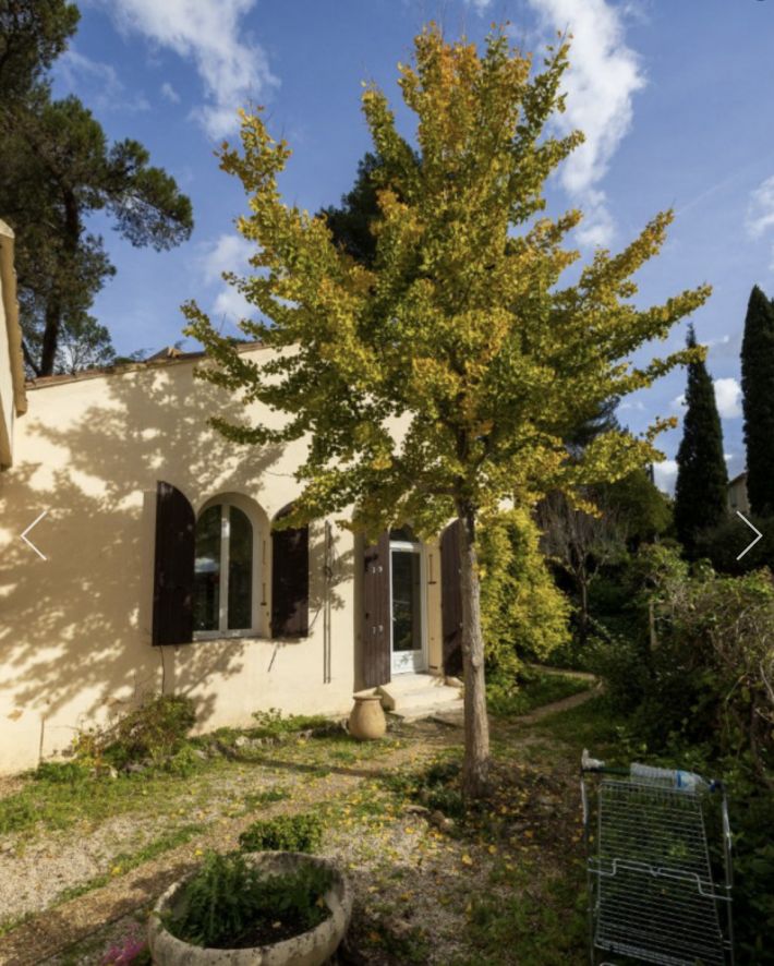 Detached Villa With Large Rooms