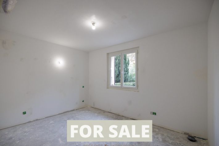 Detached Villa With Large Rooms