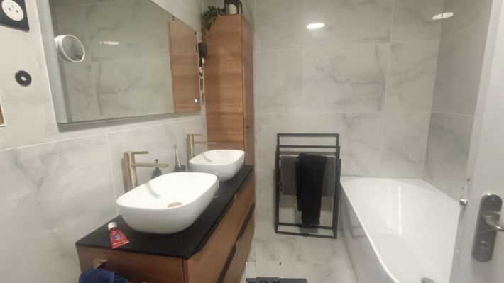 Detached House with Landscaped Garden