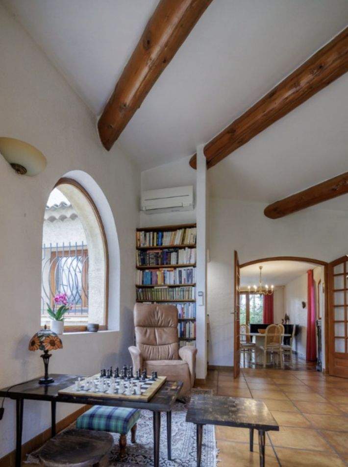 Detached Country House with Mature Gardens