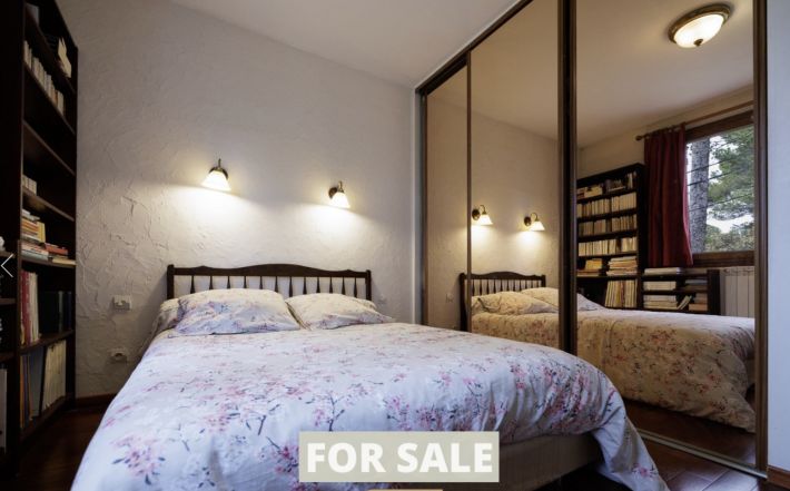 Detached Country House with Mature Gardens