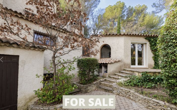 Detached Country House with Mature Gardens