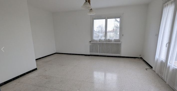 Detached House with Garden