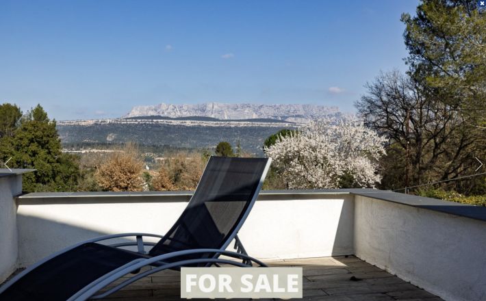 Contemporary House with Guest Accommodation