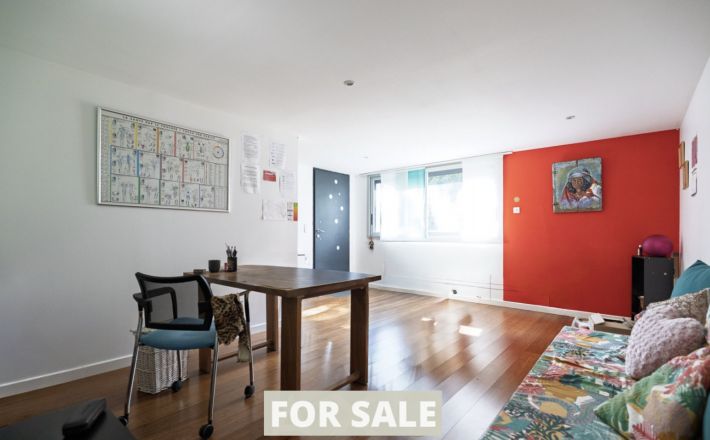 Contemporary House with Guest Accommodation