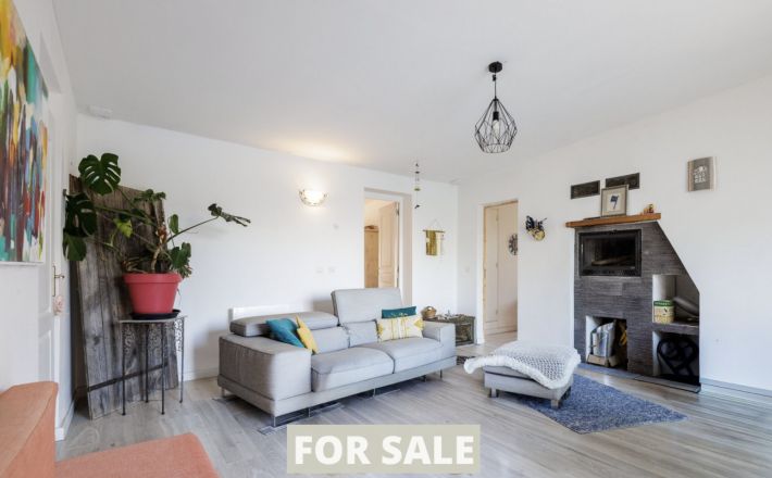 Contemporary House with Guest Accommodation