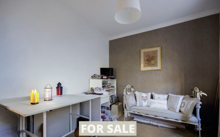 Manor House with Swimming Pool in Landscaped Gardens