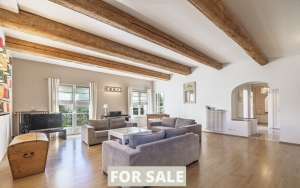 Manor House with Swimming Pool in Landscaped Gardens